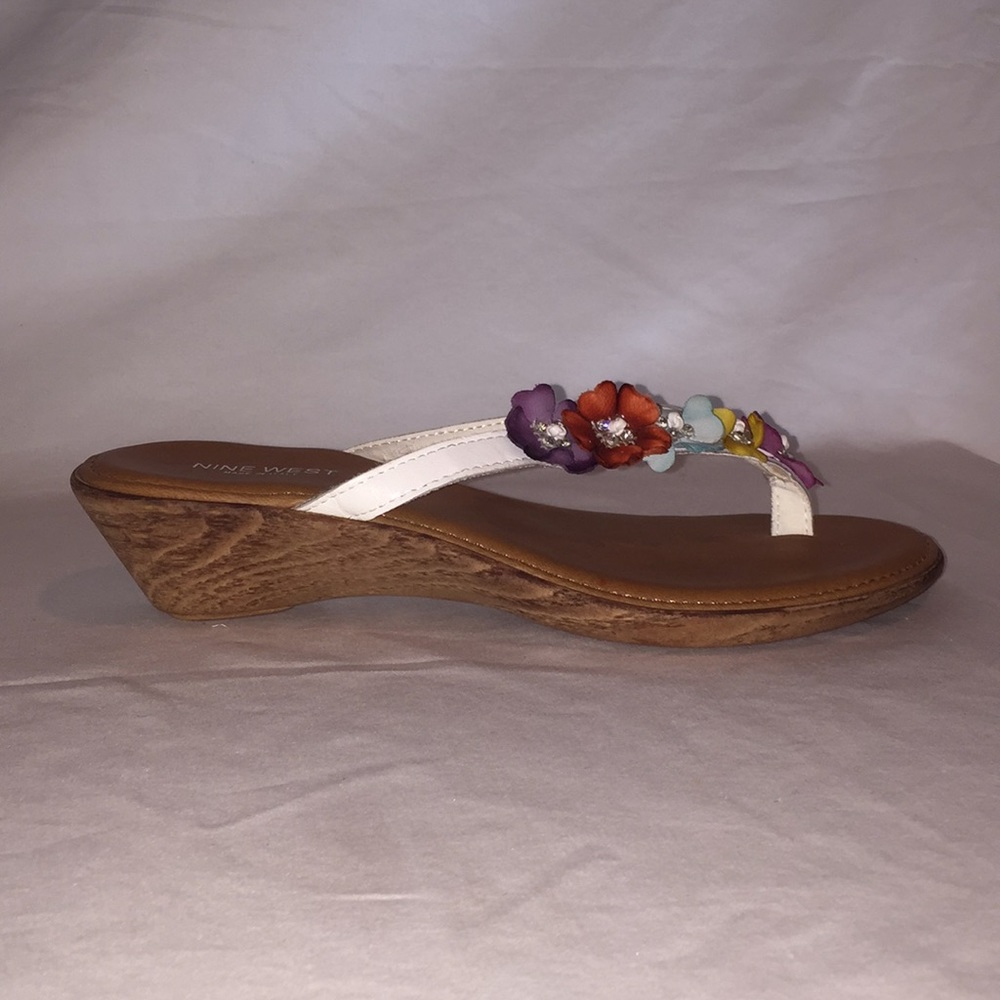 Nine West “O-Loveme” Thong Sandals! - Picture 2 of 8